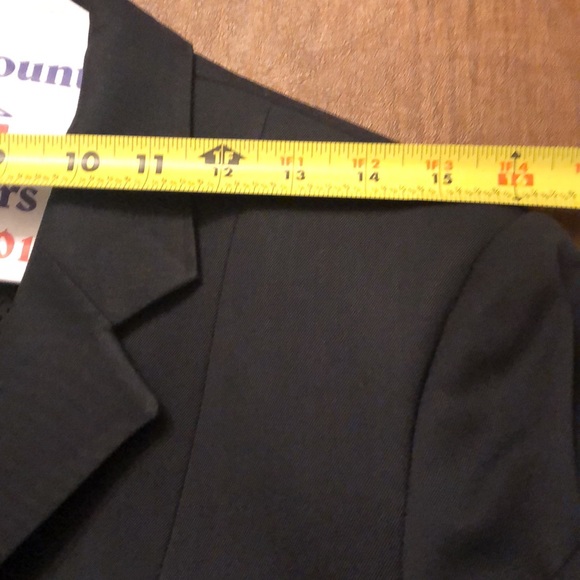 Cynthia Munro Hadfield’s LTD Equestrian Riding Jacket - Picture 13 of 15